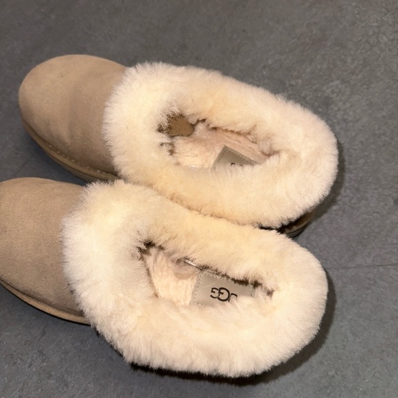 UGG RITA SIZE 7 - Picture 5 of 9